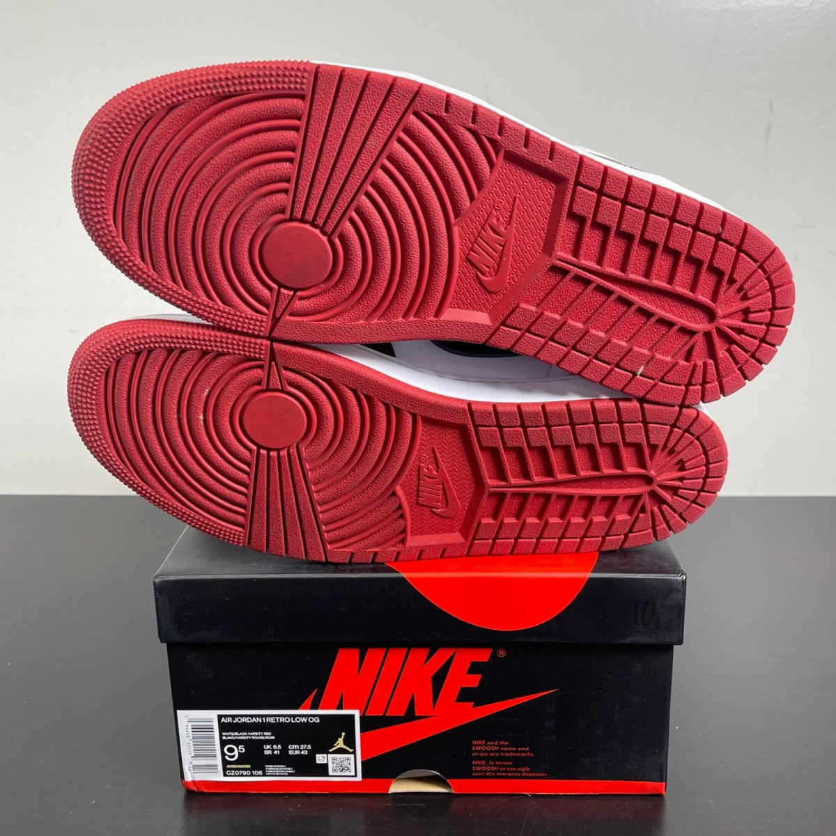 Jordan 1 Retro Low OG Black Toe (2023) 9.5 (Moderately Worn Pre-Owned)JordanWhite/Black/Varsity Red - Image 5