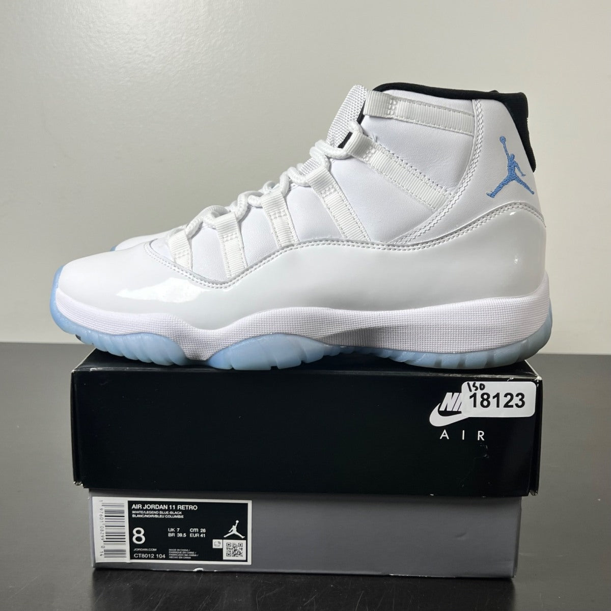 Jordan 11 Retro Legend Blue (2024) 8 (Lightly Worn Pre-Owned)JordanWhite/Legend Blue/Black - Image 3