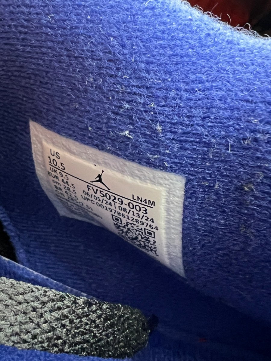 Jordan 4 Retro Rare Air (White Lettering) 10.5 (Lightly Worn Pre-Owned) - Image 9