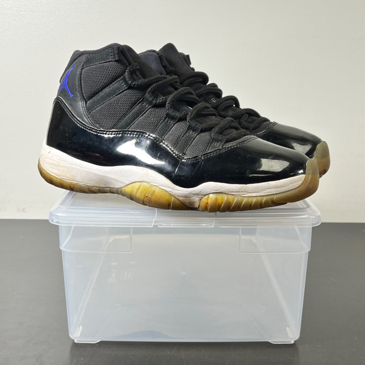 Jordan 11 Retro Space Jam (2016) 8.5 (Heavily Worn Pre-Owned)JordanBlack/Dark Concord-White - Image 1