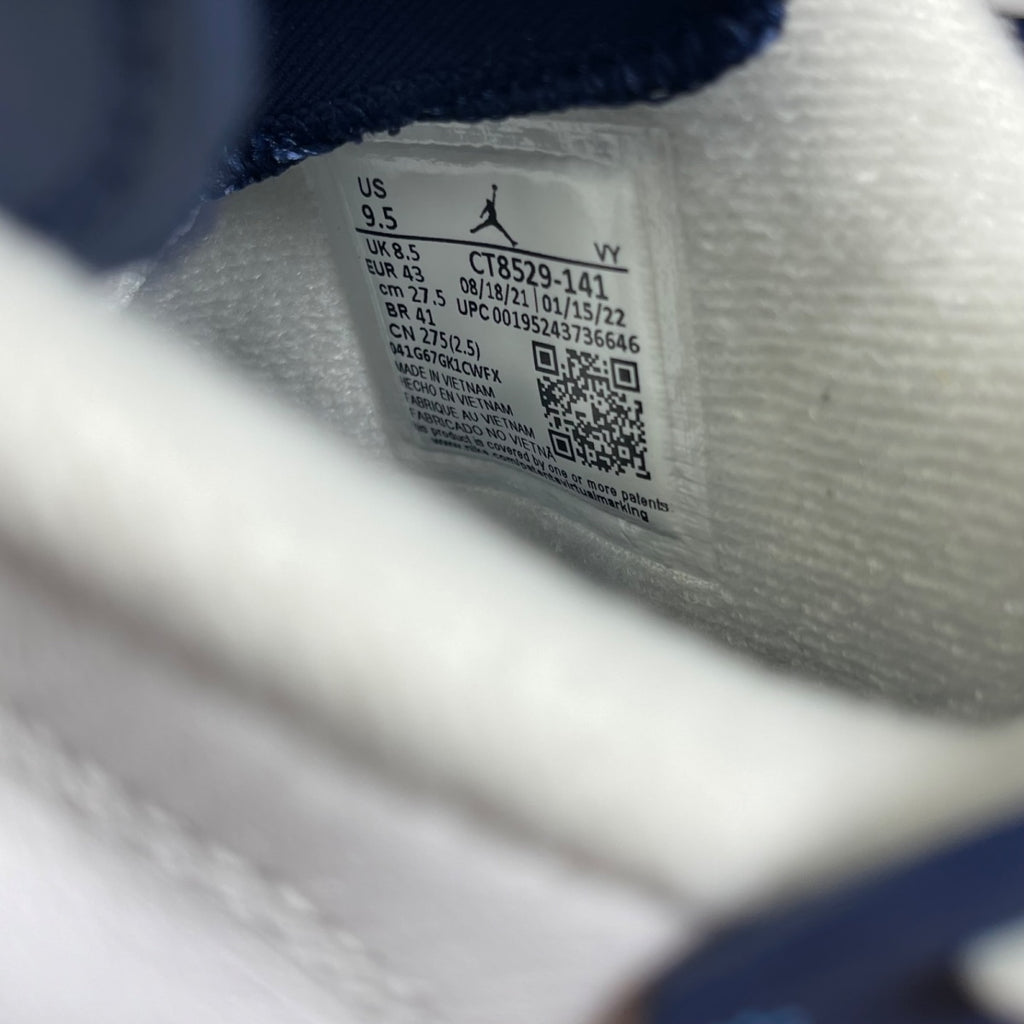 Jordan 6 Retro Midnight Navy (2022) 9.5 (Moderately Worn Pre-Owned)JordanWhite/Midnight Navy - Image 6