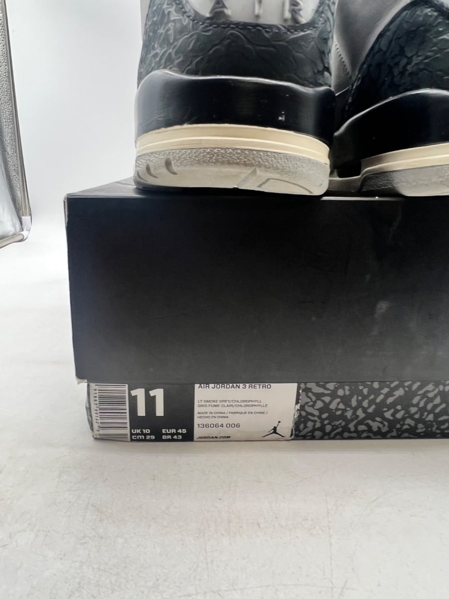 Jordan 3 Retro Chlorophyll 11 (Heavily Worn Pre-Owned)JordanLight Smoke Grey/Chlorophyll-Black-White - Image 4