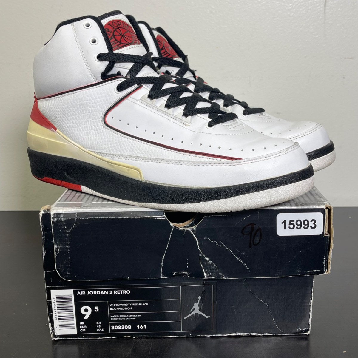 Jordan 2 Retro White Varsity Red (2004) 9.5 (Moderately Worn Pre-Owned)JordanWhite/Varsity Red-Black - Image 1