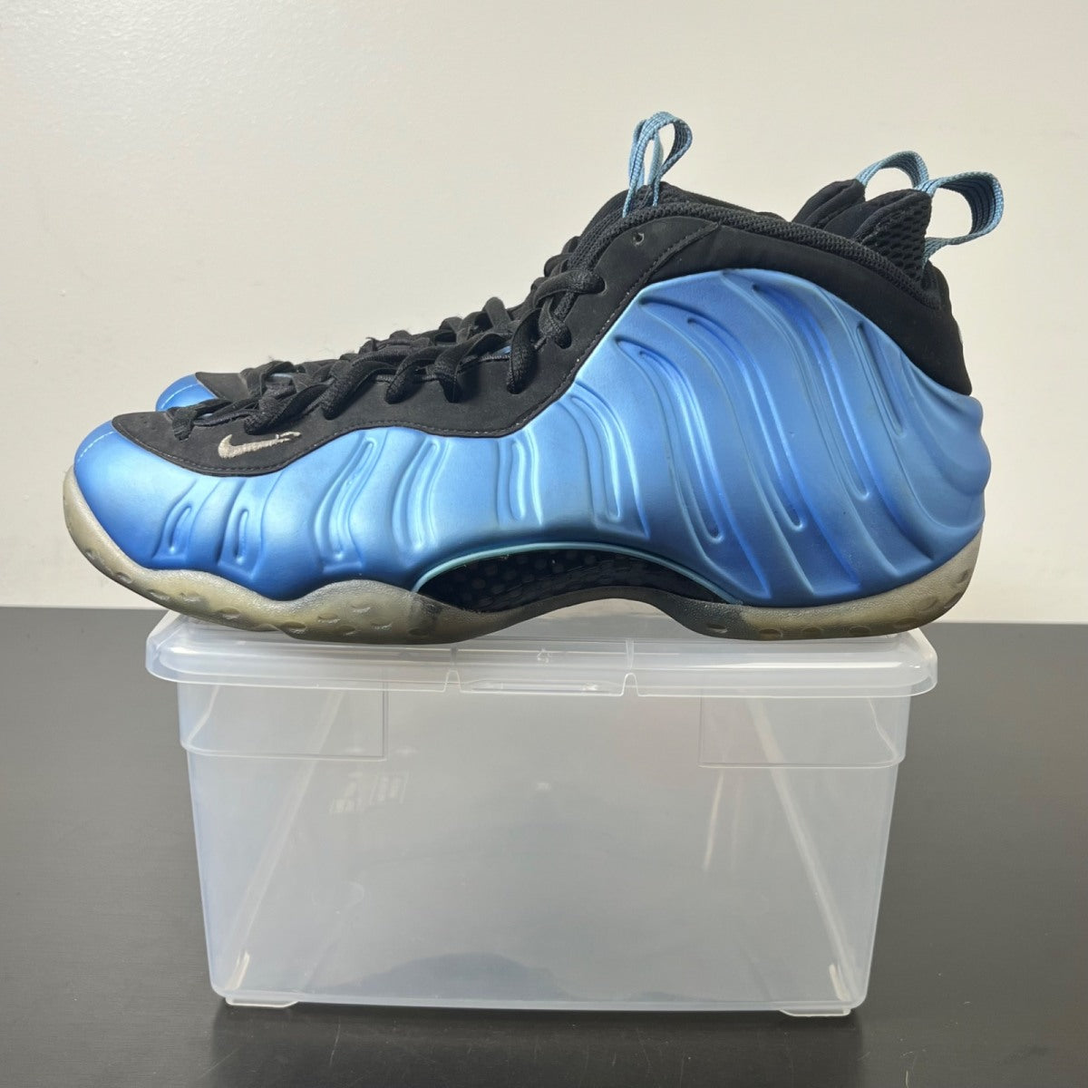 Nike Air Foamposite One University Blue 10.5 (Moderately Worn Pre-Owned)NikeUniversity Blue/White-Black - Image 3