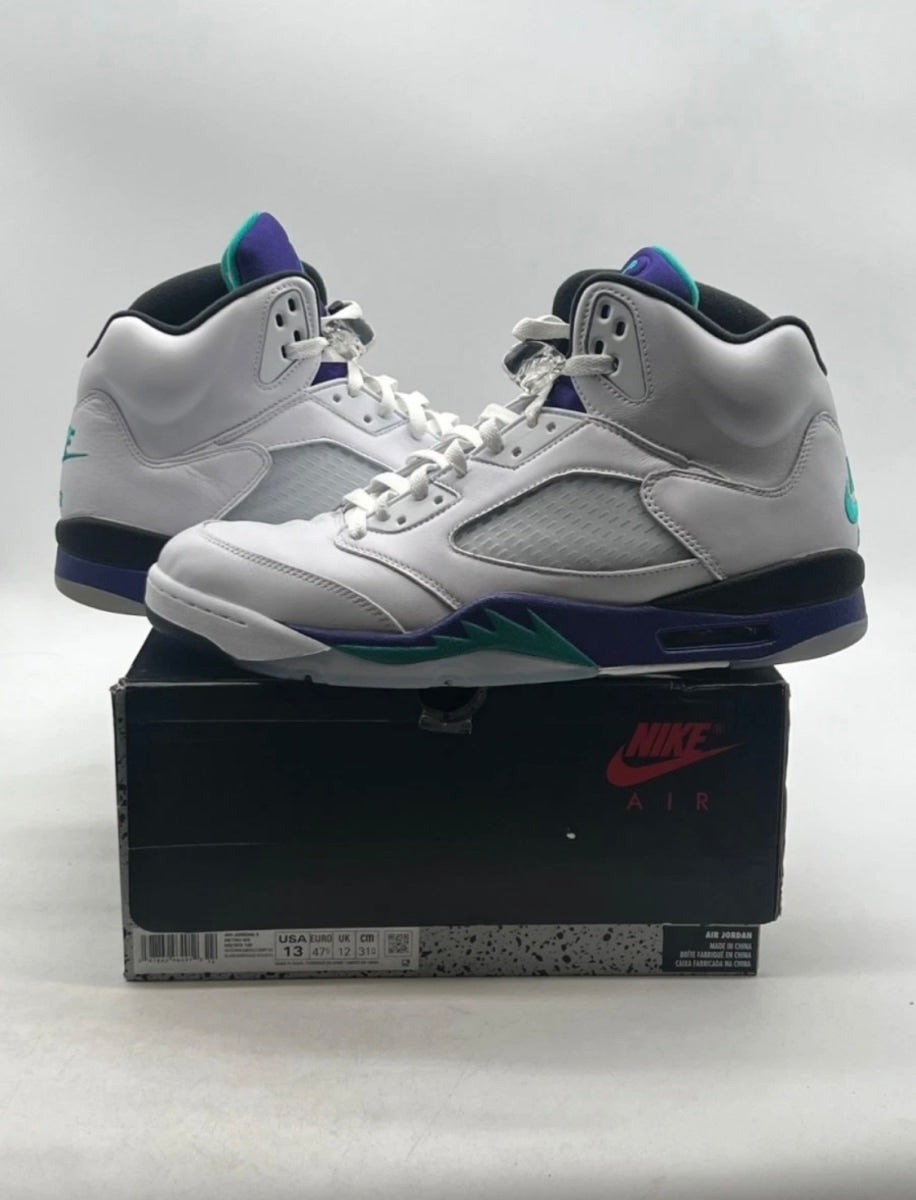 Jordan 5 Retro Grape (2025) 13 (Lightly Worn Pre-Owned)JordanWhite/Grape Ice-New Emerald - Image 1