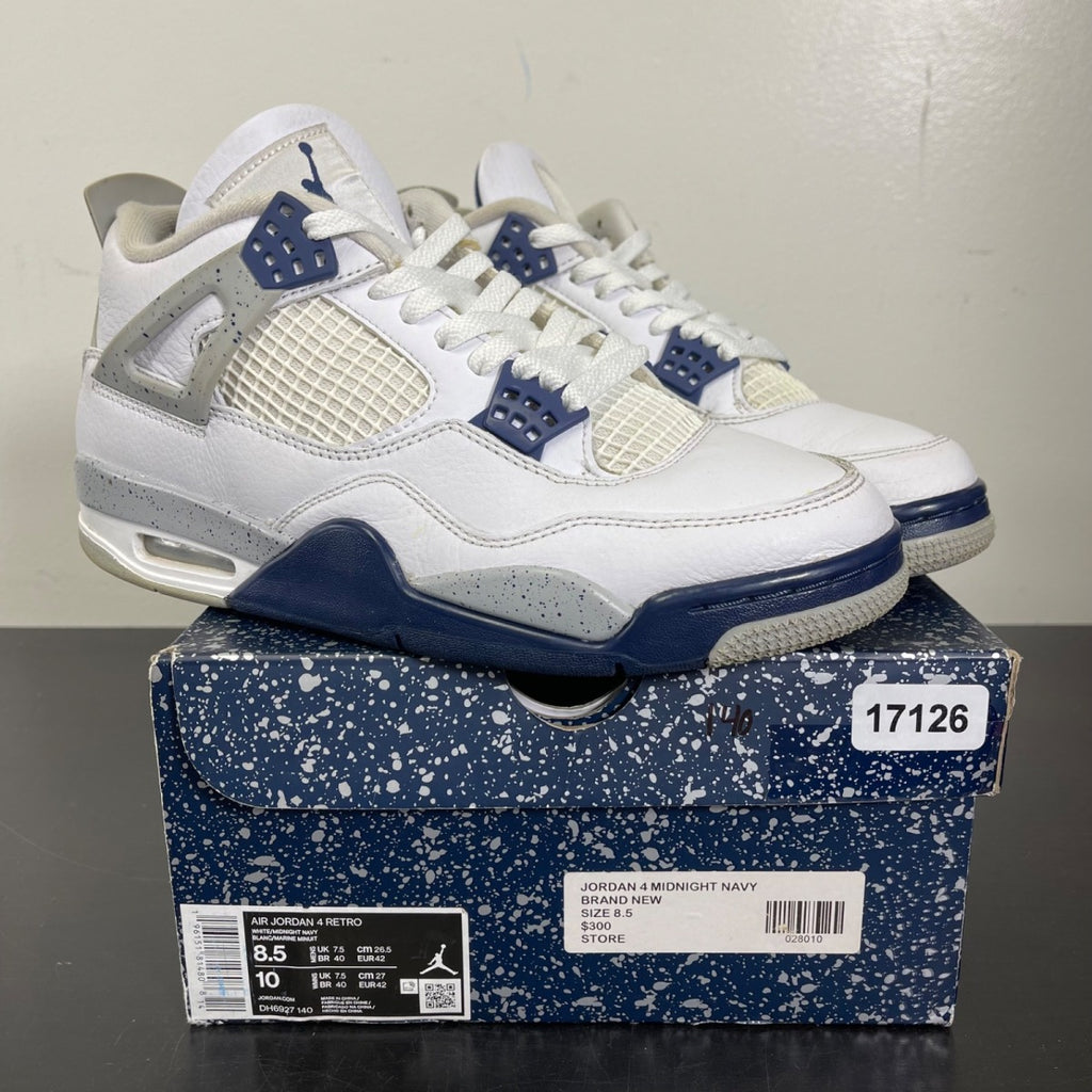 Jordan 4 Retro Midnight Navy 8.5 (Moderately Worn Pre-Owned)JordanWhite/Midnight Navy/Light Smoke Grey-Fire Red - Image 1