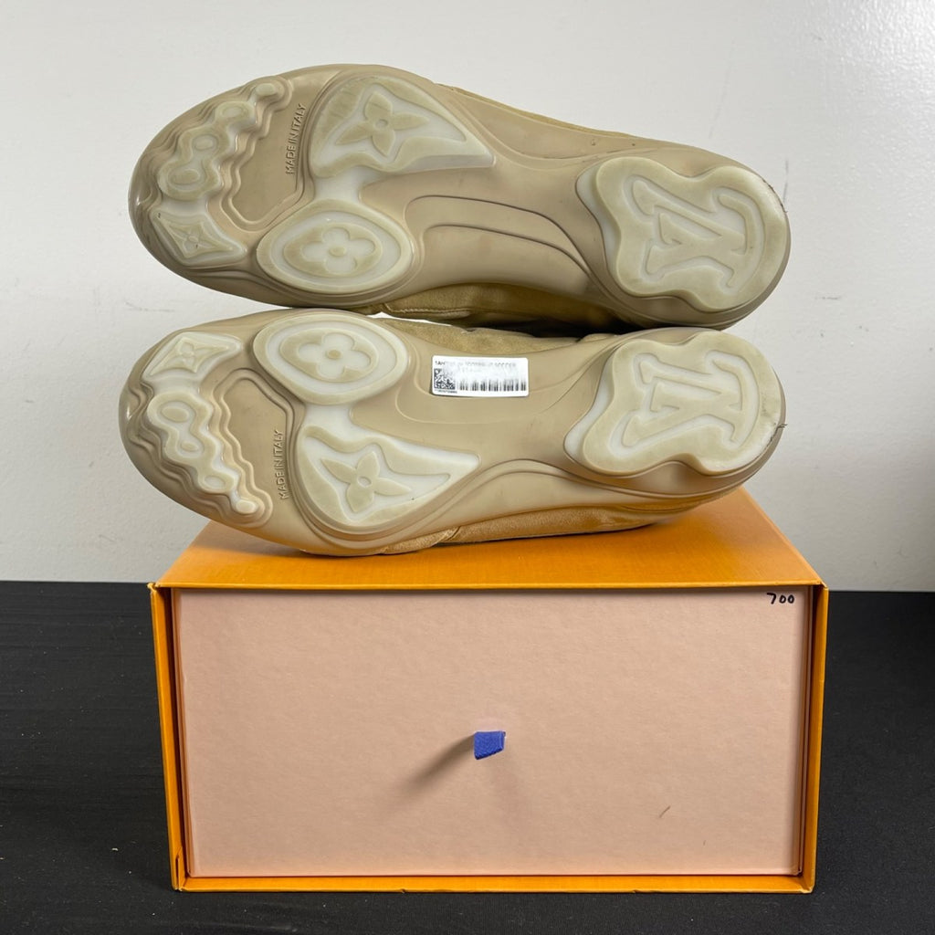Louis Vuitton LV Footprint Soccer Beige 9.5 (Moderately Worn Pre-Owned)Louis VuittonBeige - Image 5