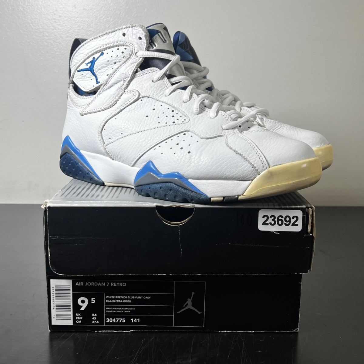 Jordan 7 Retro French Blue (2002) 9.5 (Heavily Worn Pre-Owned)JordanWhite/French Blue-Flint Grey - Image 1