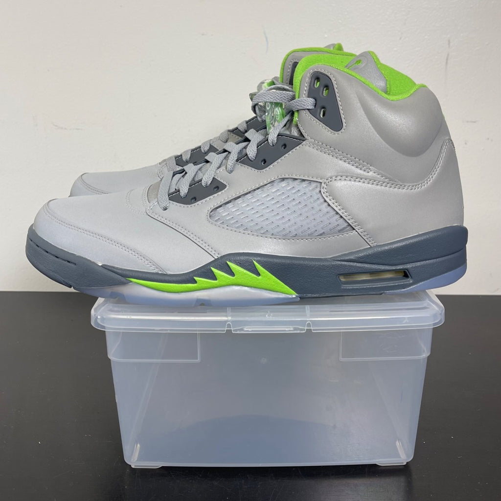 Jordan 5 Retro Green Bean (2022) 15 (New Pre-Owned)JordanSilver/Green Bean-Flint Grey - Image 3