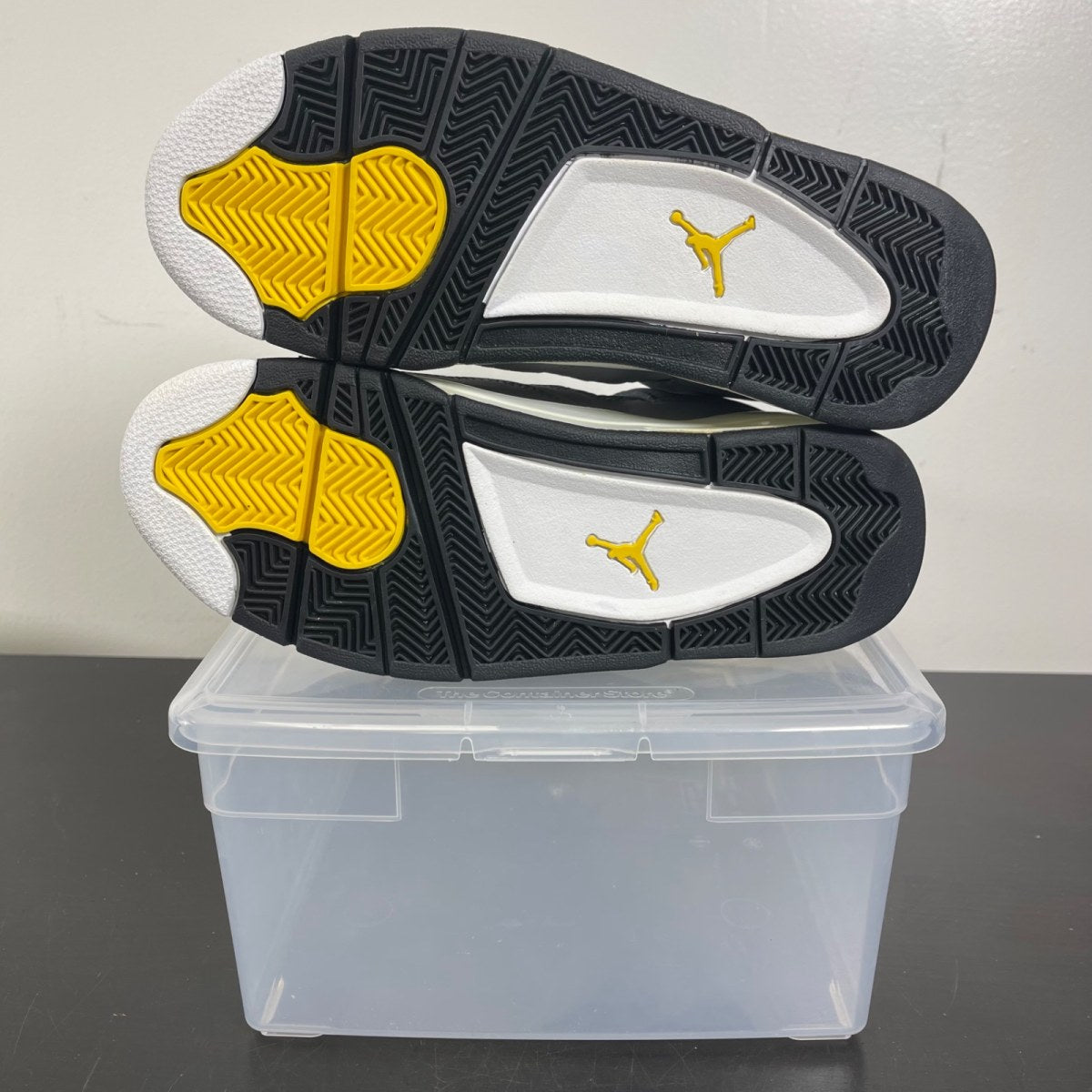 Jordan 4 Retro Cool Grey (2004) 7.5 (Heavily Worn Pre-Owned)JordanCool Grey/Chrome-Dark Charcoal-Varsity Maize - Image 5