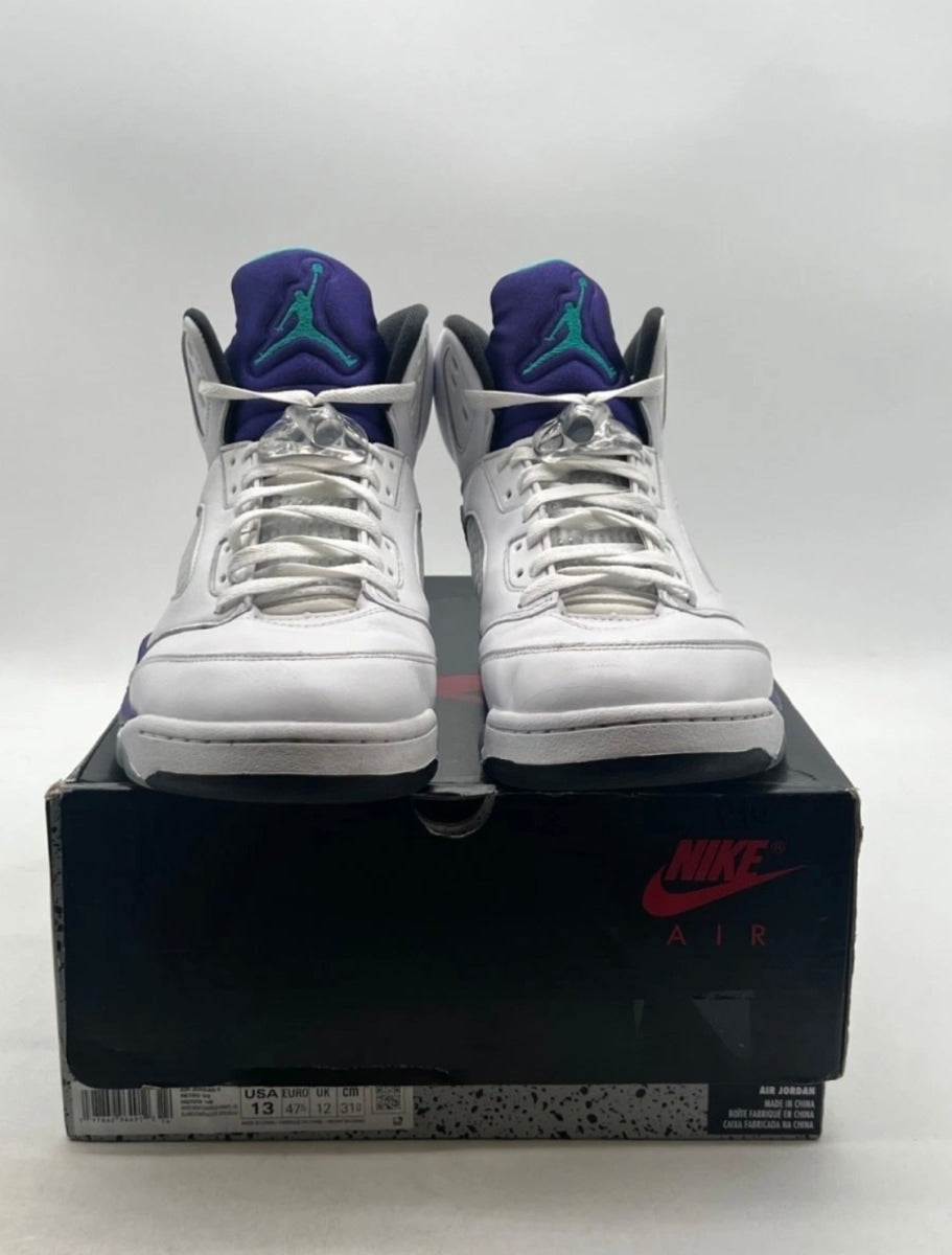 Jordan 5 Retro Grape (2025) 13 (Moderately Worn Pre-Owned)JordanWhite/Grape Ice-New Emerald - Image 2