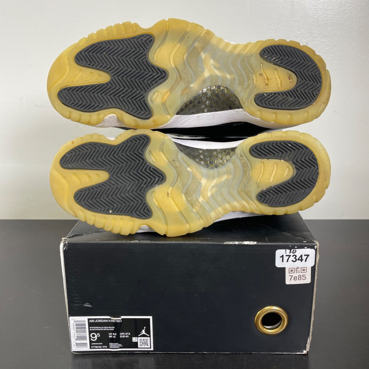 Jordan 11 Retro DMP Gratitude (2023) 9.5 (Moderately Worn Pre-Owned)JordanBlack/White/Metallic Gold - Image 5