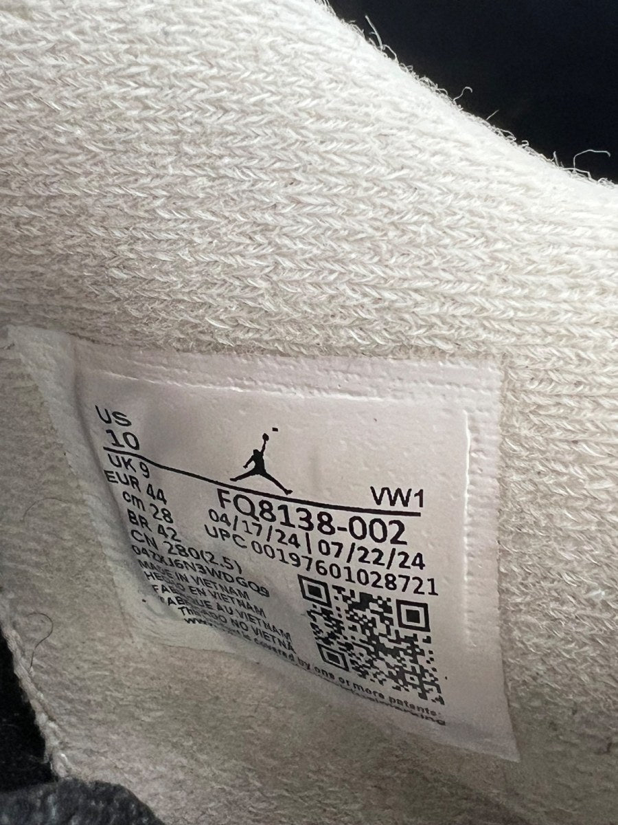 Jordan 4 Retro Fear (2024) 10 (Heavily Worn Pre-Owned)JordanBlack/White/Anthracite/Black/Pure Platinum - Image 7