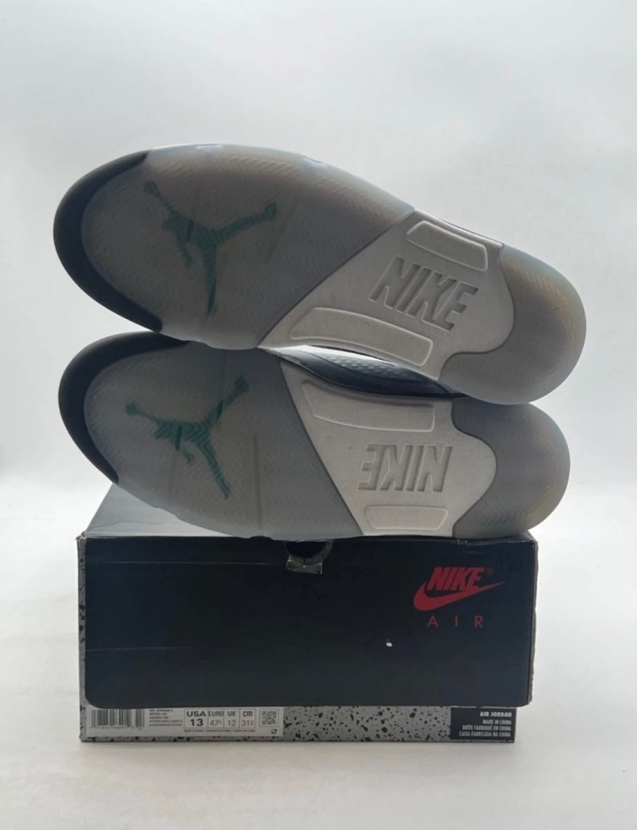 Jordan 5 Retro Grape (2025) 13 (Lightly Worn Pre-Owned)JordanWhite/Grape Ice-New Emerald - Image 8
