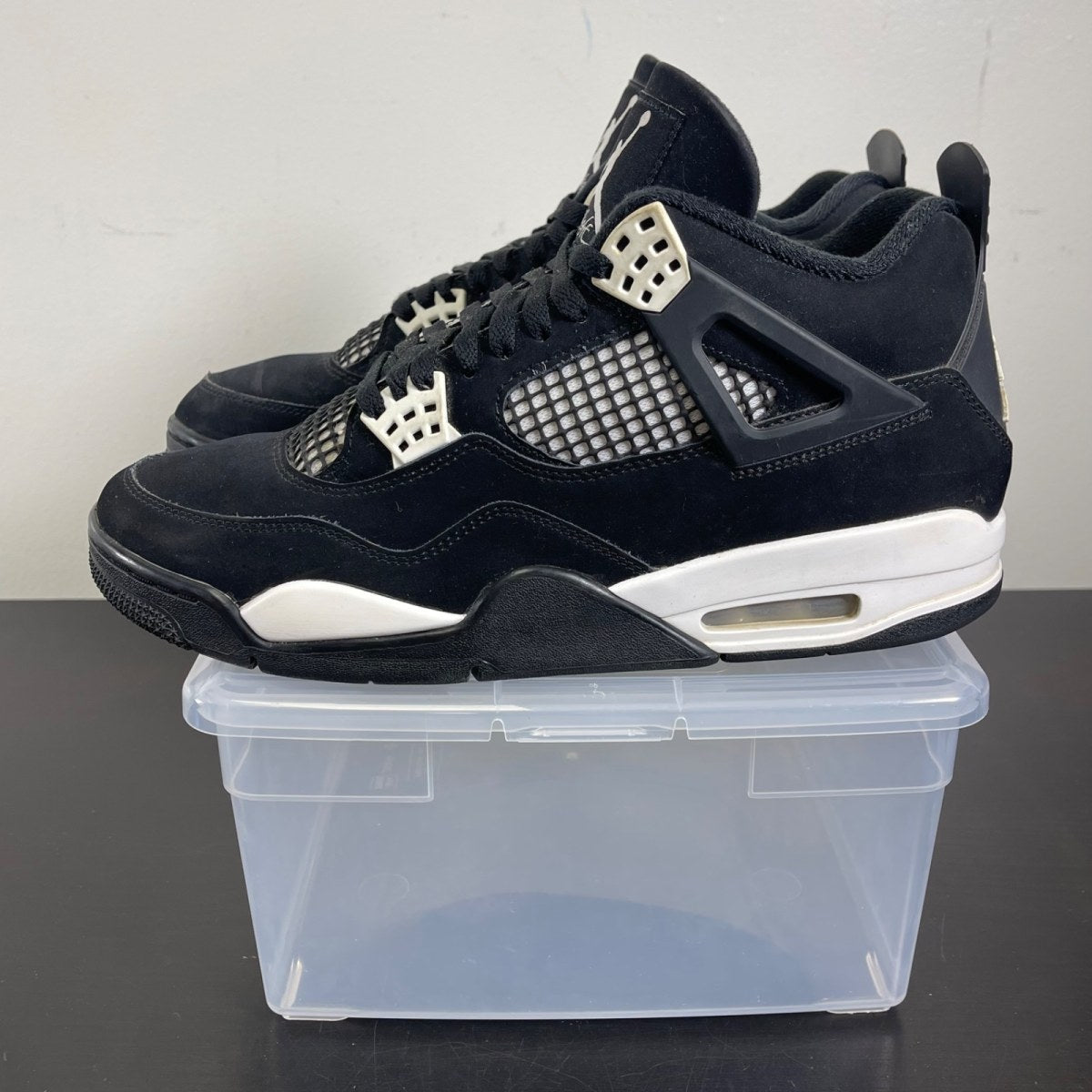 Jordan 4 Retro White Thunder 11 (Moderately Worn Pre-Owned)JordanBlack/White/Black - Image 3
