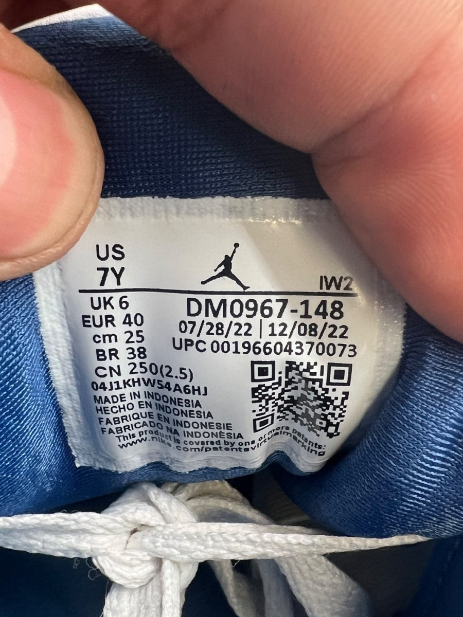 Jordan 3 Retro Wizards (GS) 7Y (Moderately Worn Pre-Owned) - Image 9