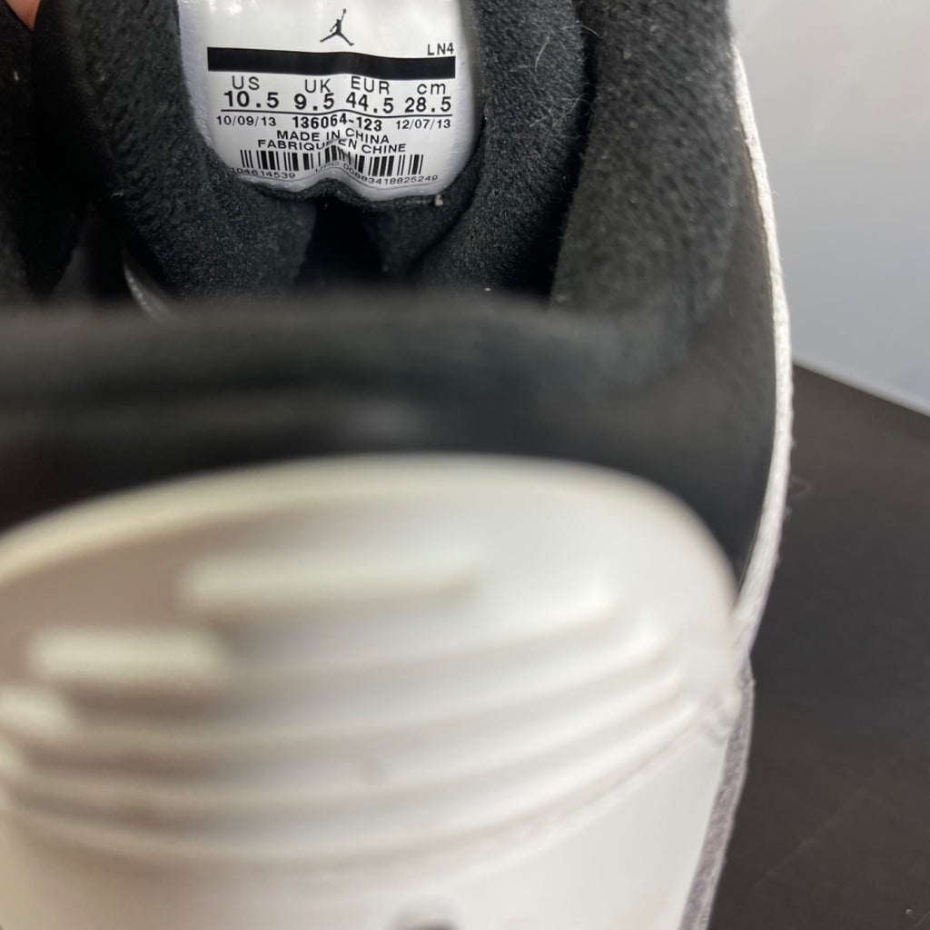 Jordan 3 Retro Infrared 23 10.5 (Moderately Worn Pre-Owned)JordanWhite/Cement Grey-Infrared 23-Black - Image 6