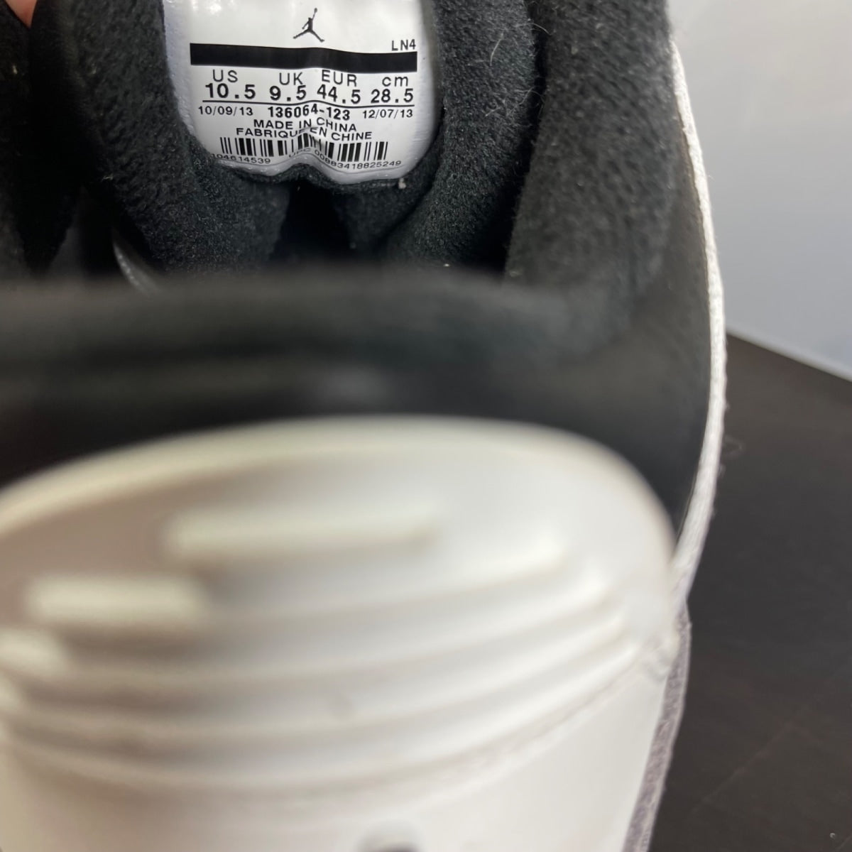 Jordan 3 Retro Infrared 23 10.5 (Moderately Worn Pre-Owned)JordanWhite/Cement Grey-Infrared 23-Black - Image 6