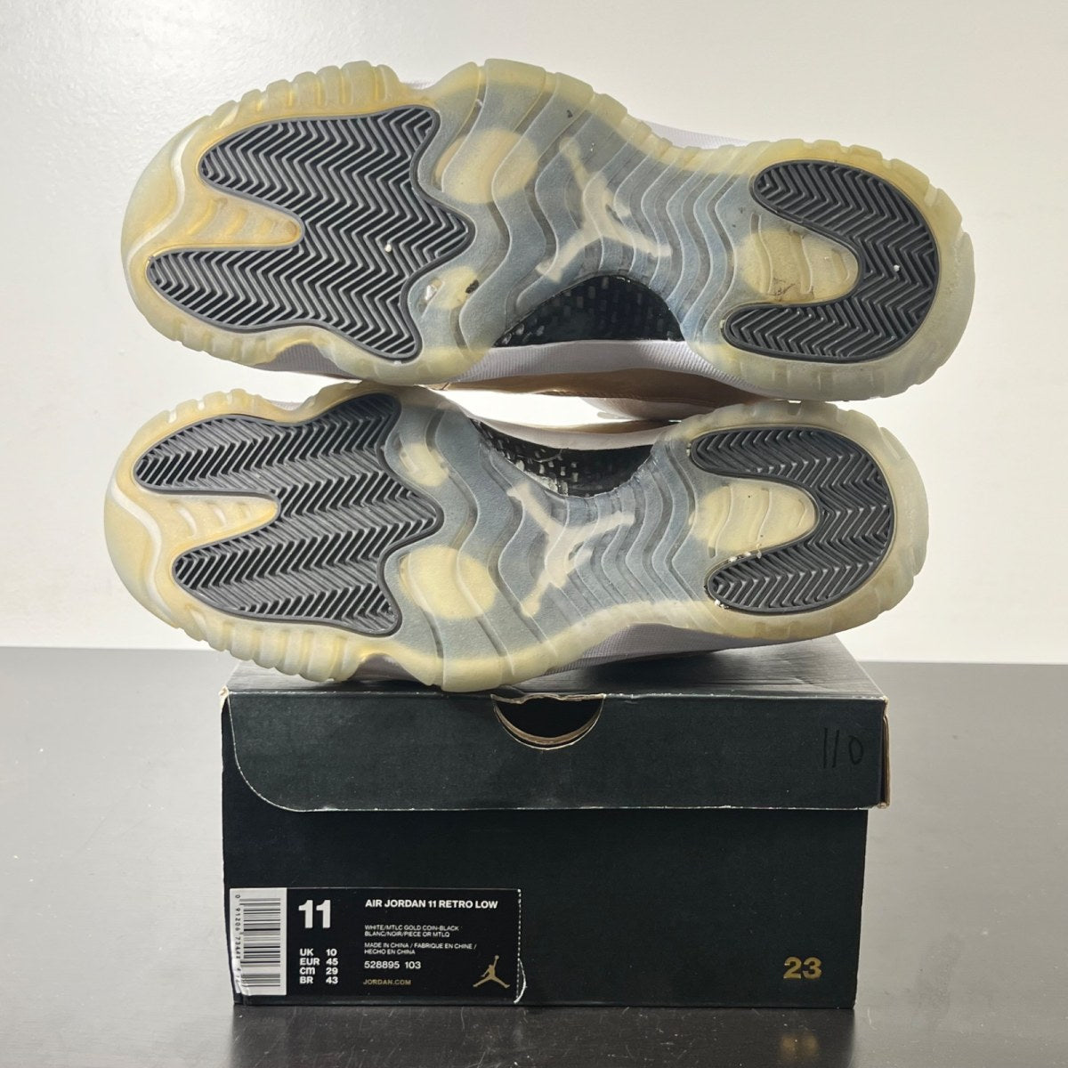 Jordan 11 Retro Low Closing Ceremony 11 (Lightly Worn Pre-Owned)JordanWhite/Metallic Gold Coin-Black - Image 6