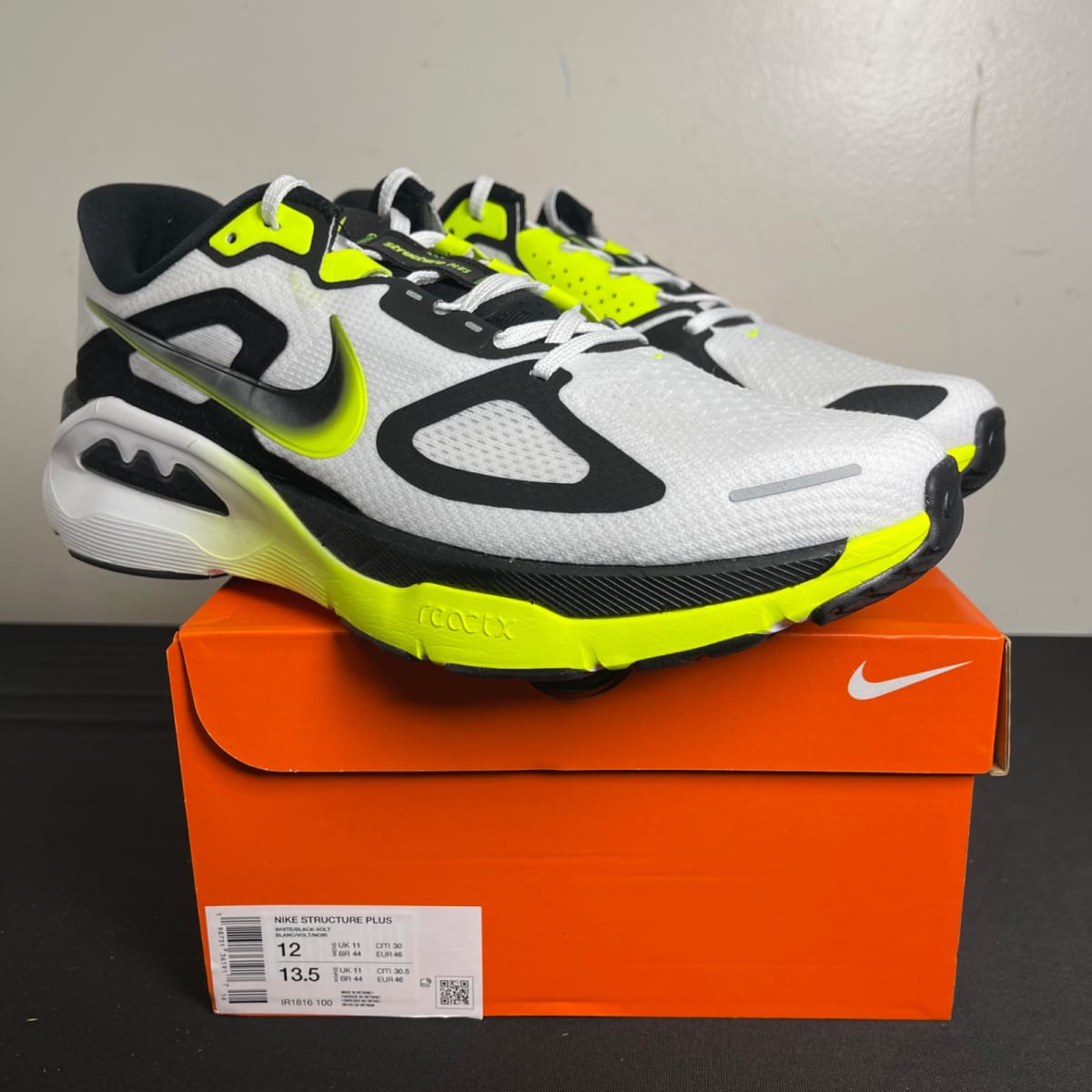 Nike Structure Plus White Black Volt (Size 12) - aux
