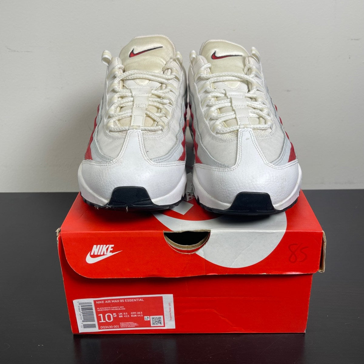 Nike Air Max 95 White Varsity Red Particle Gray 10.5 (Moderately Worn Pre-Owned)NikeBlack/Varsity Red/Particle Gray/White - Image 3