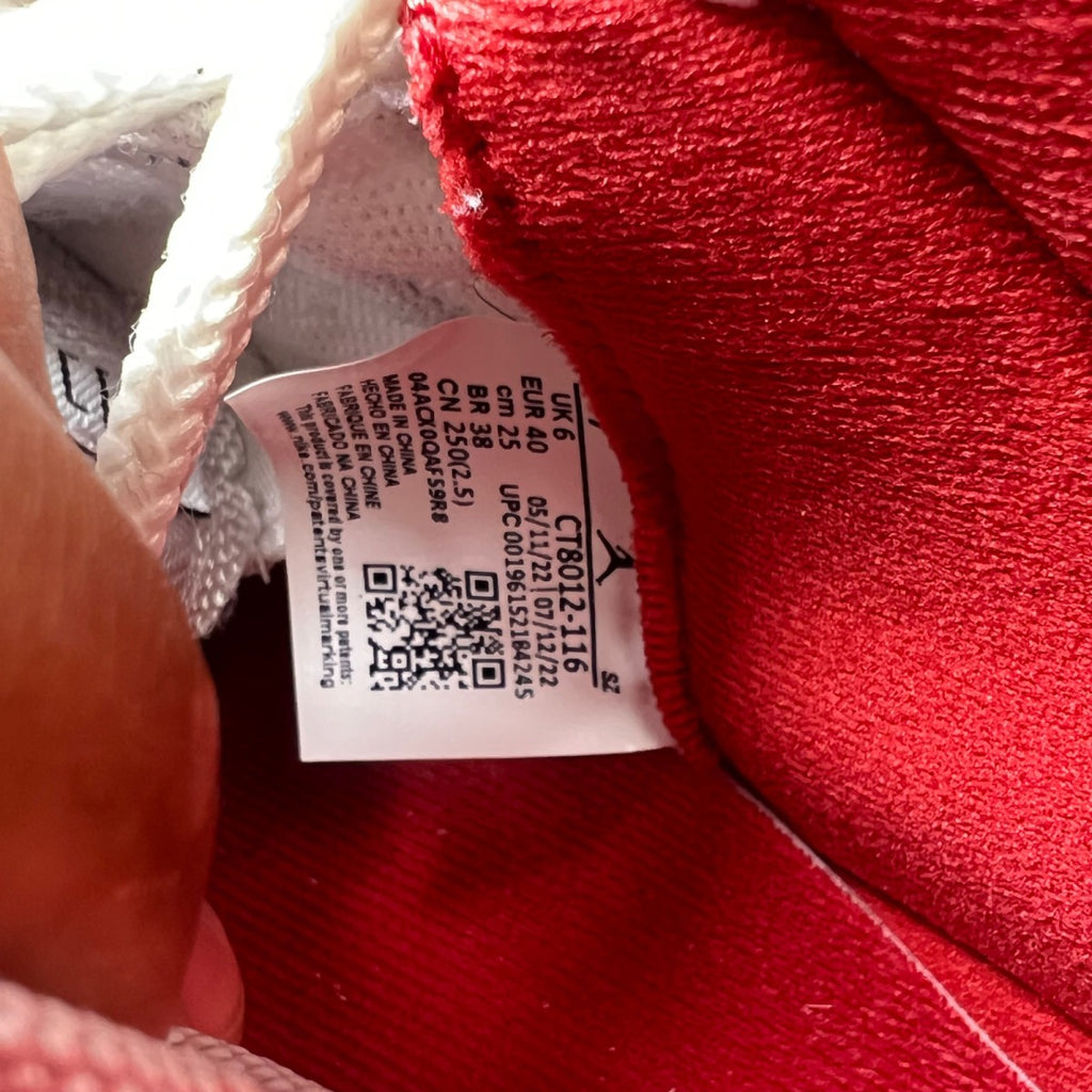 Jordan 11 Retro Cherry (2022) 7 (Lightly Worn Pre-Owned)JordanWhite/Varsity Red/Black - Image 7