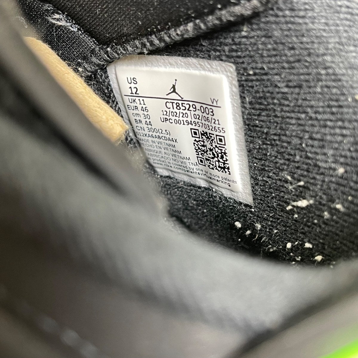 Jordan 6 Retro Electric Green 12 (Moderately Worn Pre-Owned)JordanBlack/Electric Green - Image 6