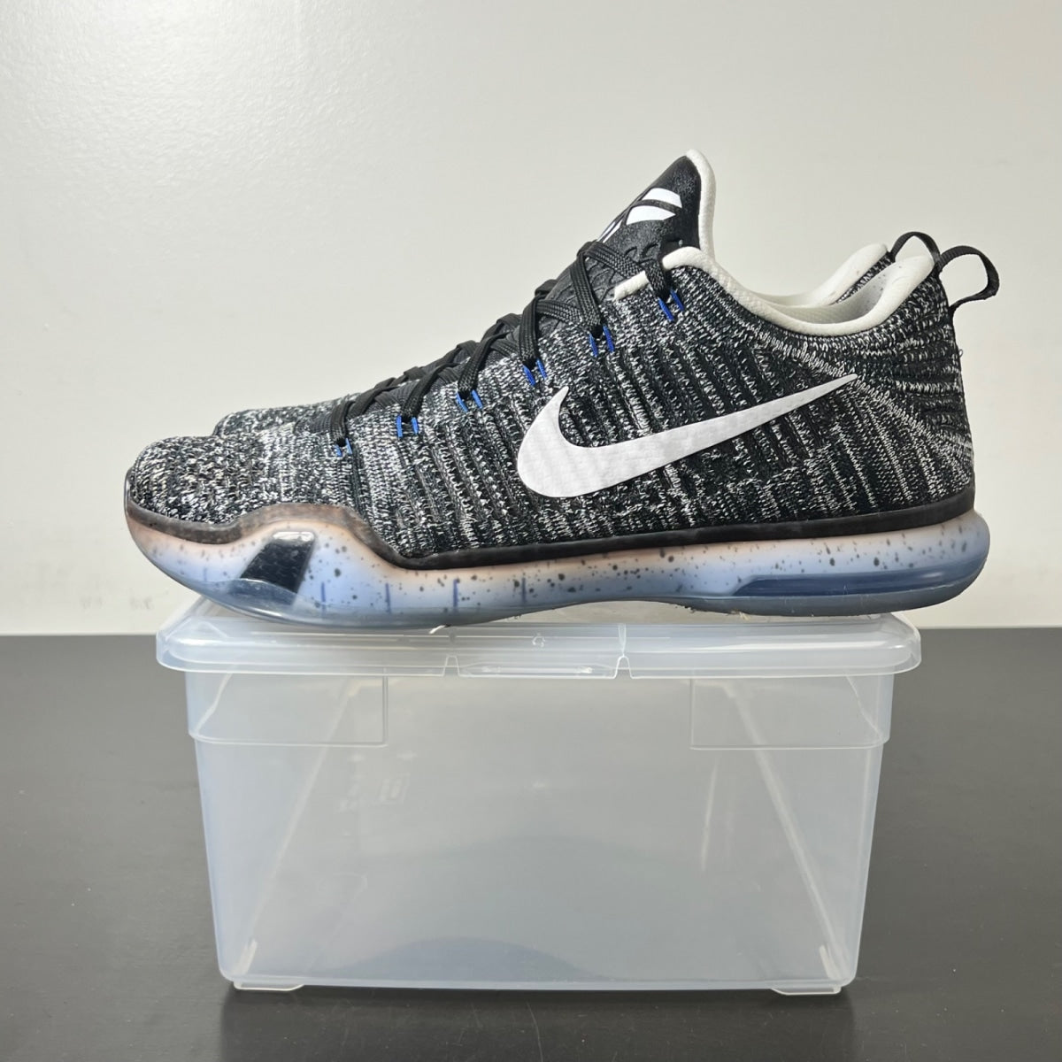 Nike Kobe 10 Elite HTM Oreo 10 (Lightly Worn Pre-Owned)NikeBlack/White-Game Royal - Image 3