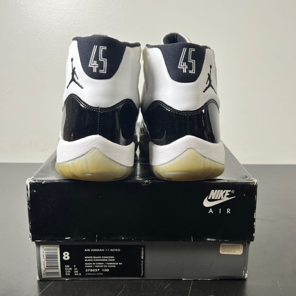 Jordan 11 Retro Concord (2018) 8 (Moderately Worn Pre-Owned)JordanWhite/Black-Concord - Image 4