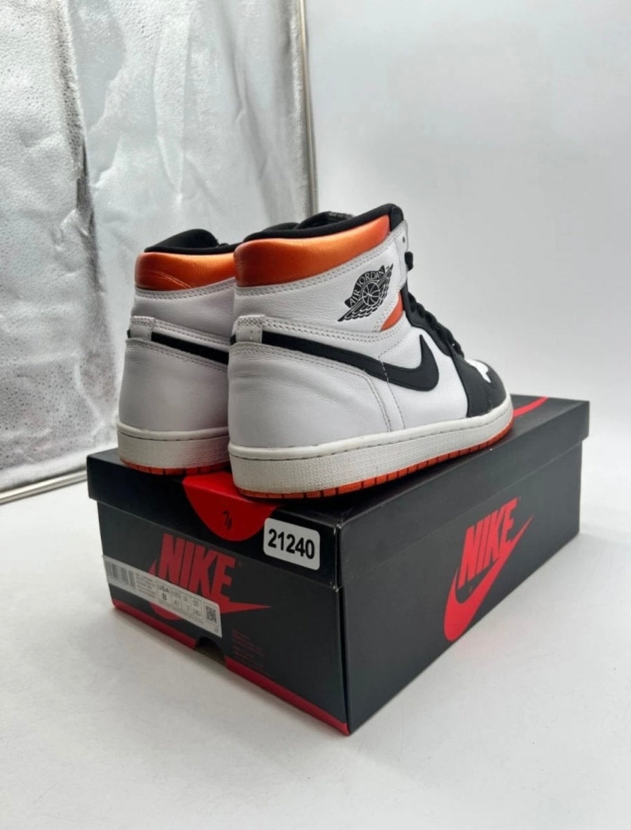 Jordan 1 Retro High Electro Orange 8 (Lightly Worn Pre-Owned)JordanWhite/Electro Orange-Black - Image 4
