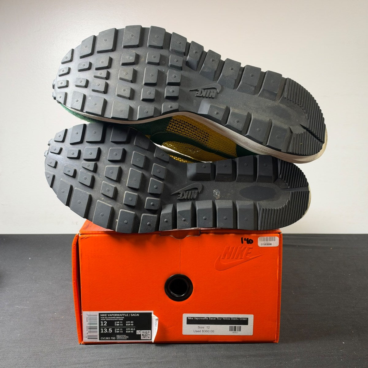 Nike Vaporwaffle sacai Tour Yellow Stadium Green (Size 12) - Image 5