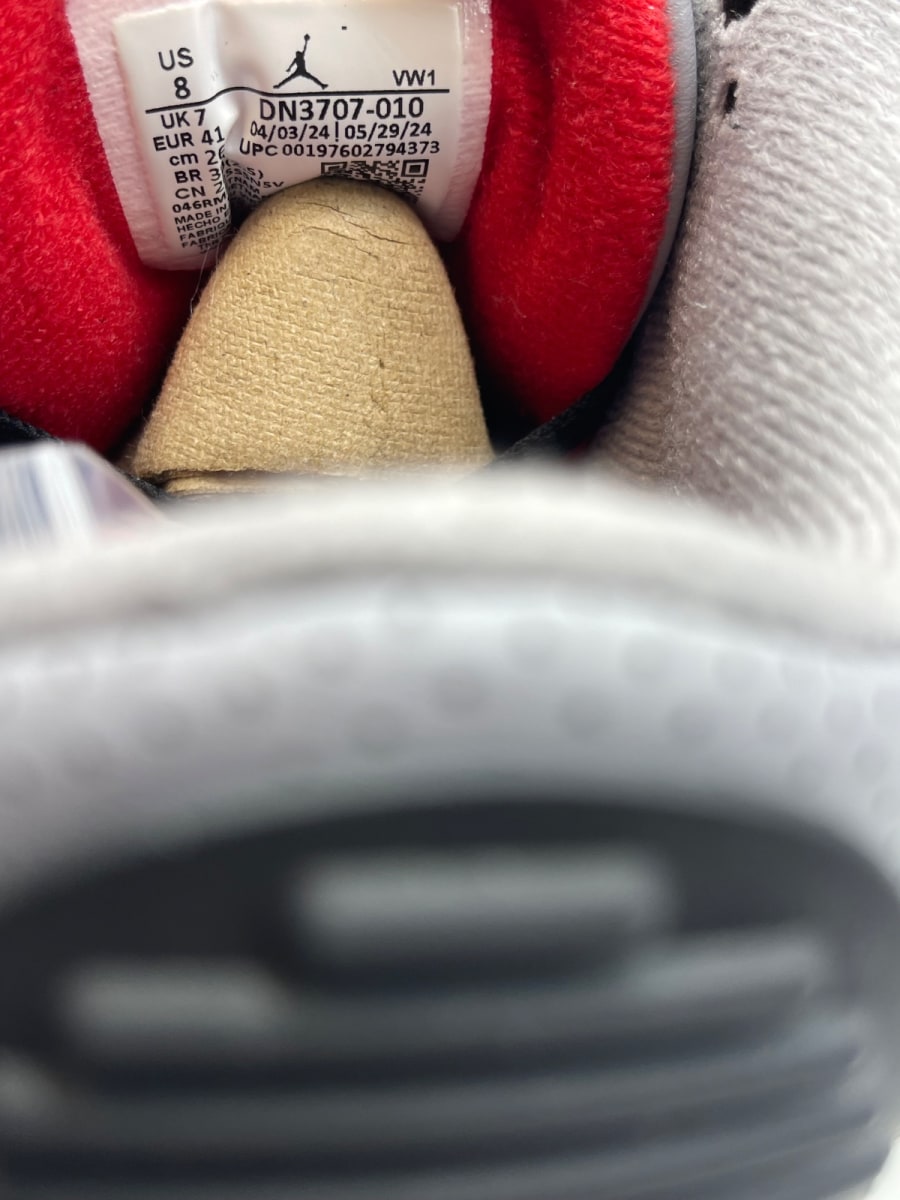 Jordan 3 Retro OG Black Cement (2024) 8 (Moderately Worn Pre-Owned)JordanBlack/Fire Red/Cement Grey/Sail - Image 8