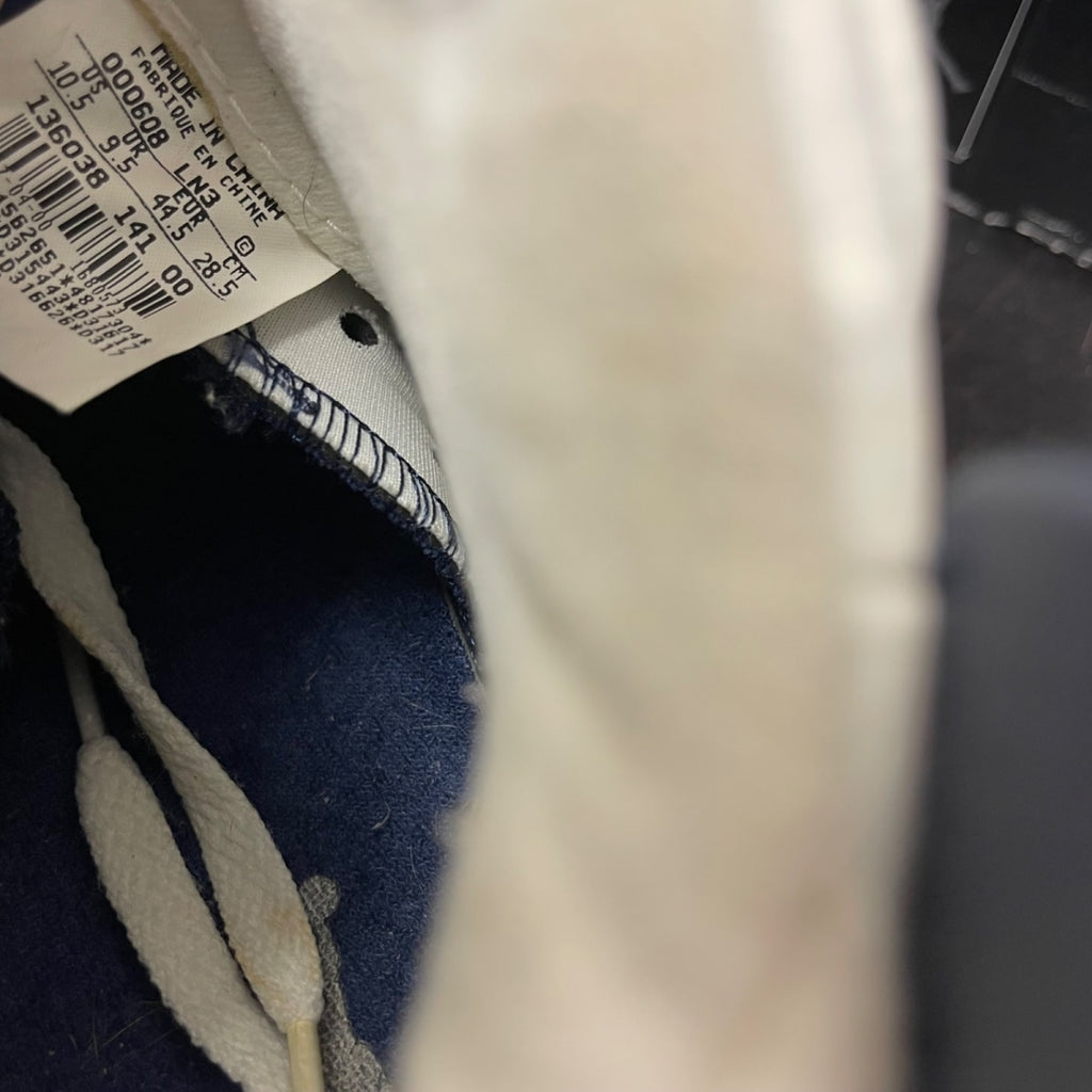 Jordan 6 Retro Midnight Navy (2000) 10.5 (Moderately Worn Pre-Owned)JordanWhite/Midnight Navy - Image 6