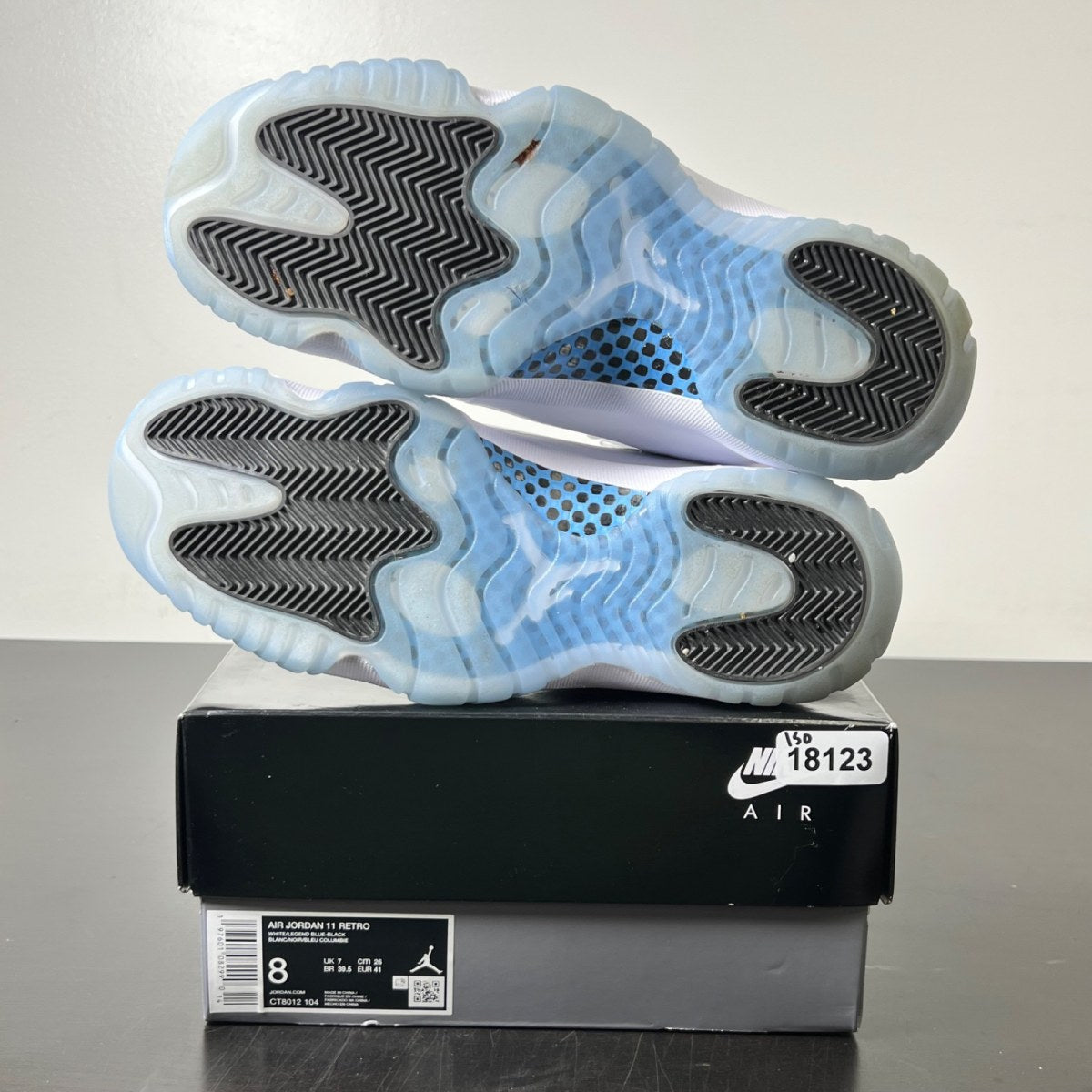 Jordan 11 Retro Legend Blue (2024) 8 (Lightly Worn Pre-Owned)JordanWhite/Legend Blue/Black - Image 7