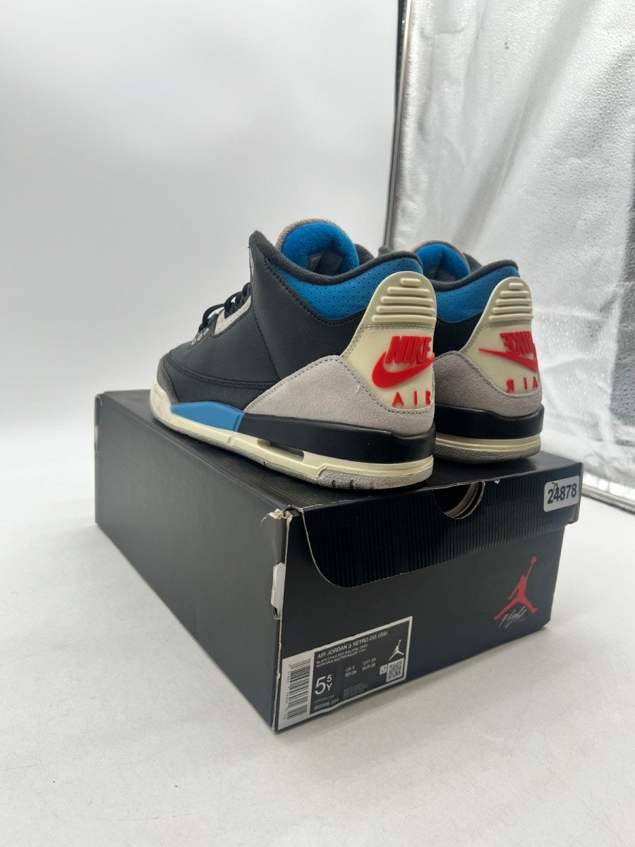 Jordan 3 Retro OG Rare Air (GS) 5.5Y (Lightly Worn Pre-Owned)JordanBlack/Chile Red/Neutral Grey/Military Blue/Coconut Milk - Image 6