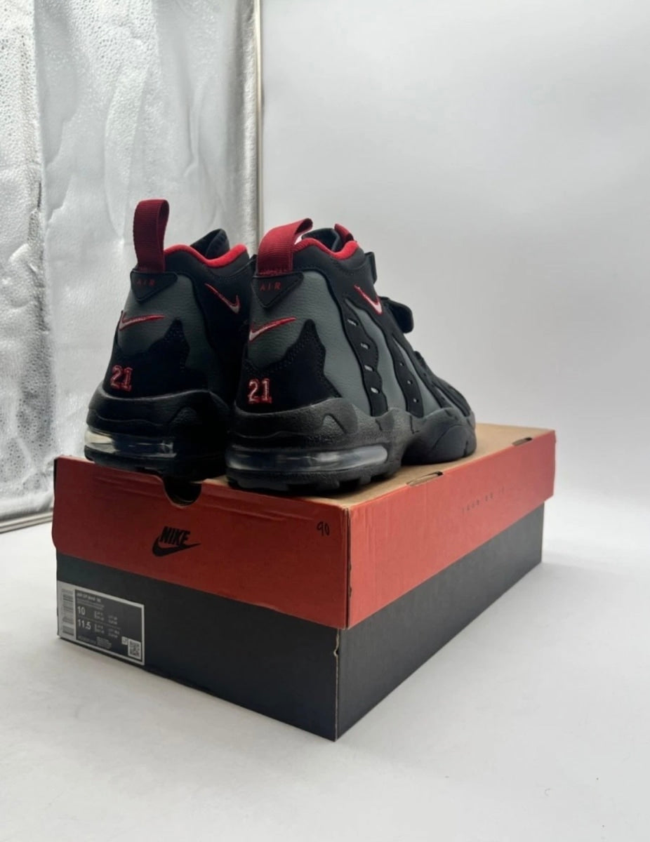 Nike Air DT Max '96 Falcons 10 (Lightly Worn Pre-Owned)NikeBlack/White/Team Anthracite/Metallic Silver/Fire Red - Image 5