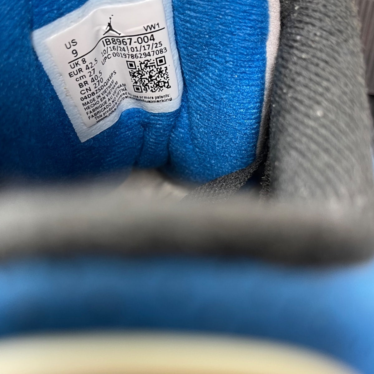 Jordan 3 Retro OG Rare Air 9 (Moderately Worn Pre-Owned)JordanBlack/Chile Red/Neutral Grey/Military Blue/Coconut Milk - Image 6