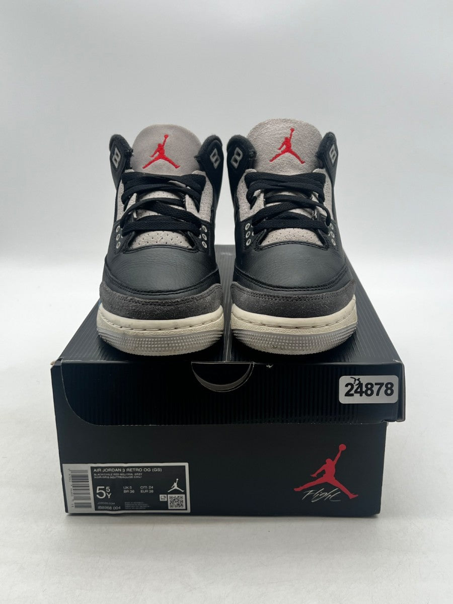 Jordan 3 Retro OG Rare Air (GS) 5.5Y (Lightly Worn Pre-Owned)JordanBlack/Chile Red/Neutral Grey/Military Blue/Coconut Milk - Image 2