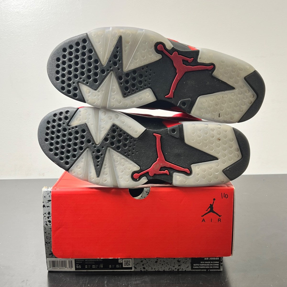 Jordan 6 Retro Toro Bravo 9.5 (Lightly Worn Pre-Owned)JordanVarsity Red/Black - Image 6