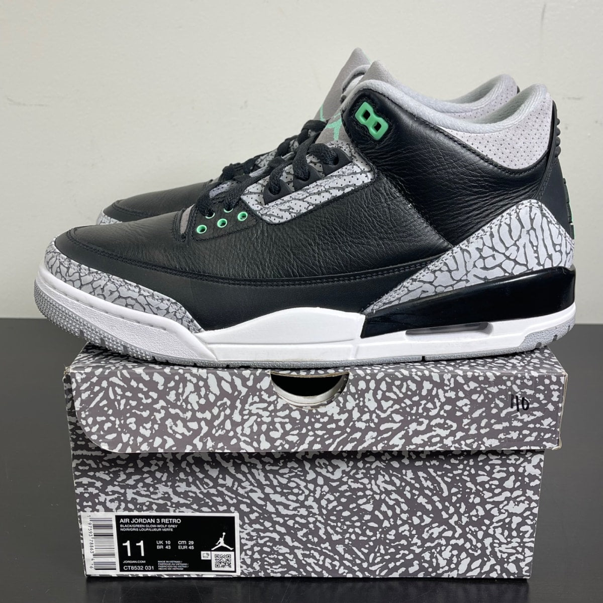 Jordan 3 Retro Green Glow 11 (Moderately Worn Pre-Owned)JordanBlack/Green Glow/Wolf Grey/White - Image 3