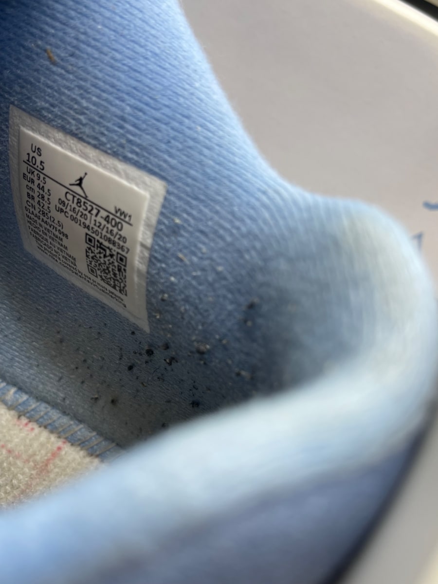 Jordan 4 Retro University Blue 10.5 (Moderately Worn Pre-Owned) - Image 8