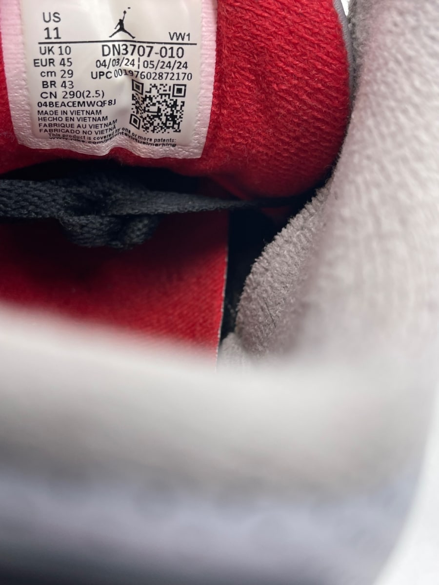 Jordan 3 Retro OG Black Cement (2024) 11 (Moderately Worn Pre-Owned)JordanBlack/Fire Red/Cement Grey/Sail - Image 8