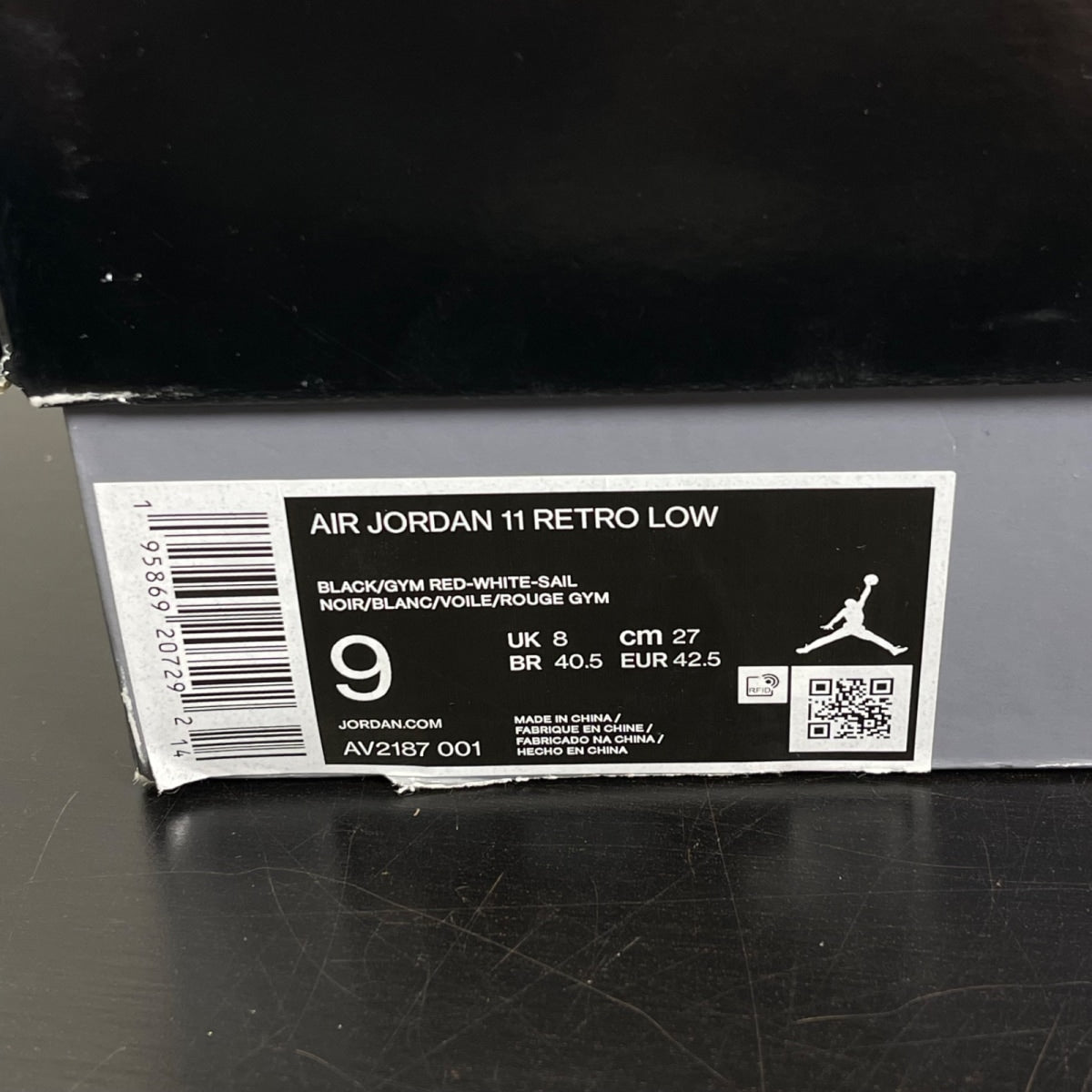 Jordan 11 Retro Low 72-10 9 (Moderately Worn Pre-Owned)JordanBlack/Gym Red/White/Sail - Image 7