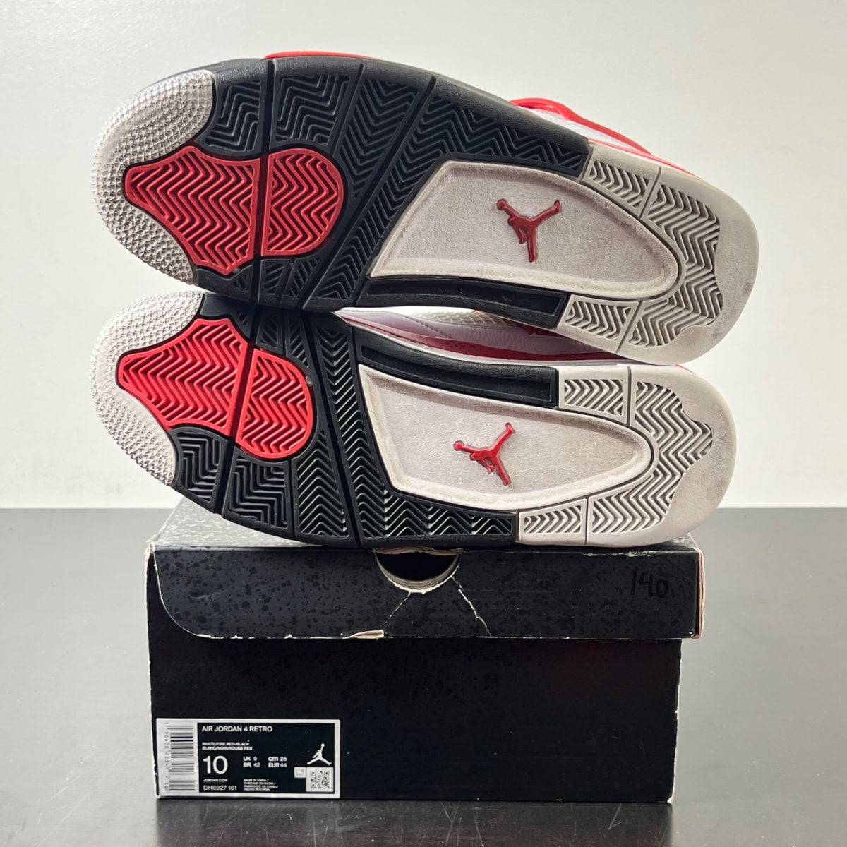Jordan 4 Retro Red Cement 10 (Lightly Worn Pre-Owned)JordanWhite/Fire Red/Black/Neutral Grey - Image 6