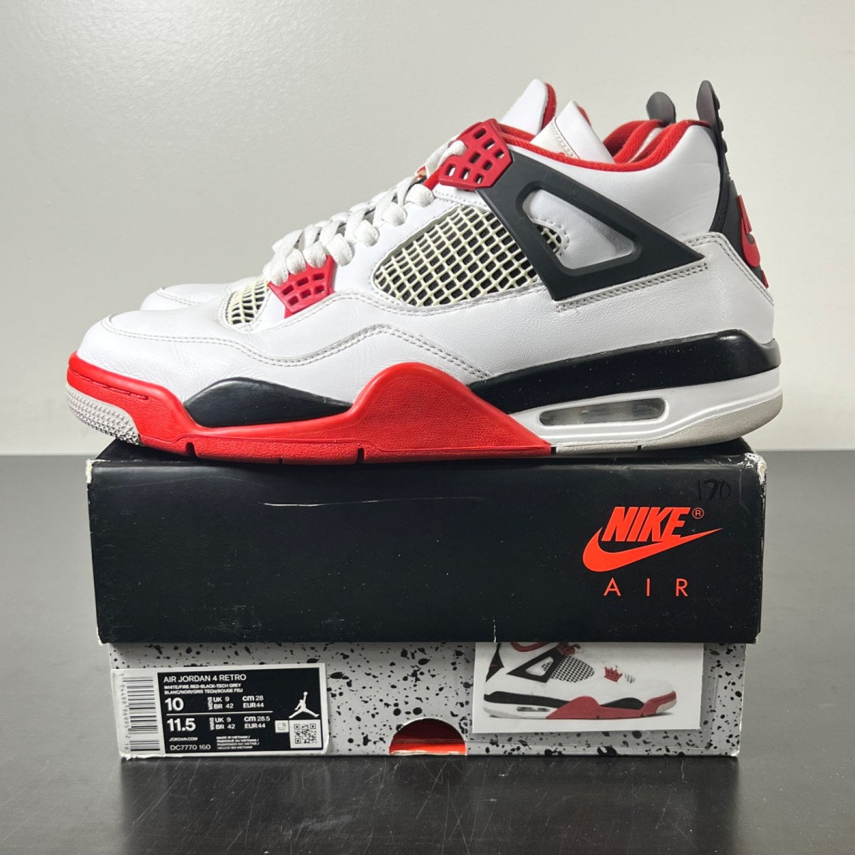 Jordan 4 Retro Fire Red (2020) 10 (Moderately Worn Pre-Owned)JordanWhite/Black-Tech Grey-Fire Red - Image 3
