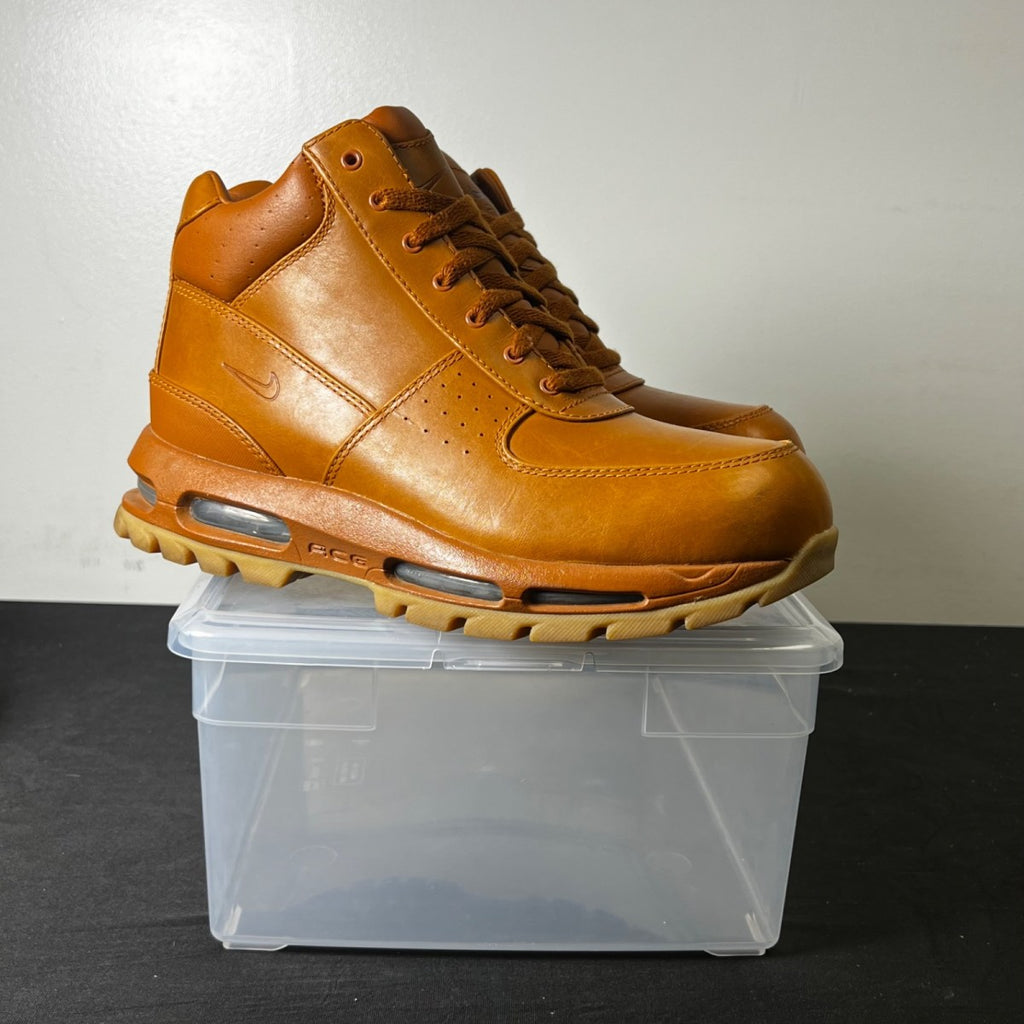 Nike Air Max Goadome Tawny 9.5 (Lightly Worn Pre-Owned)NikeTawny/Tawny-Gum Light Brown - Image 1