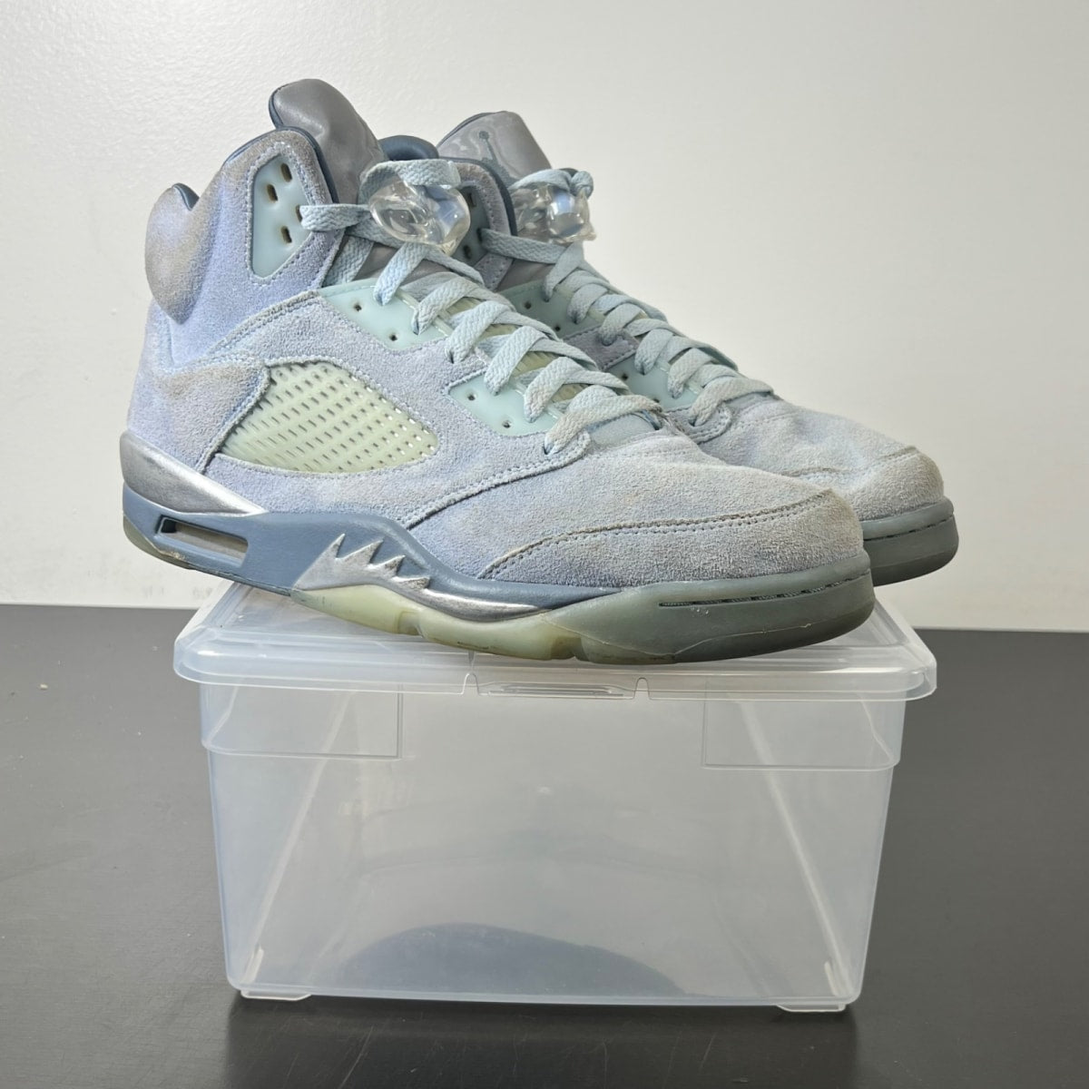 Jordan 5 Retro Bluebird (Women's) 11.5W (Heavily Worn Pre-Owned)JordanPhoto Blue/Football Grey-Metallic Silver-White - Image 1