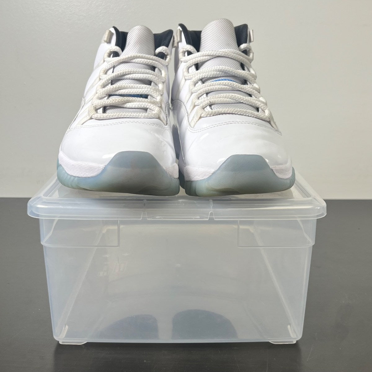 Jordan 11 Retro Legend Blue (2024) 9.5 (Moderately Worn Pre-Owned)JordanWhite/Legend Blue/Black - Image 2