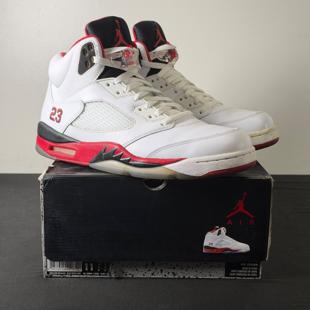 Jordan 5 Retro Fire Red Black Tongue (2013) (Size 11) - aux