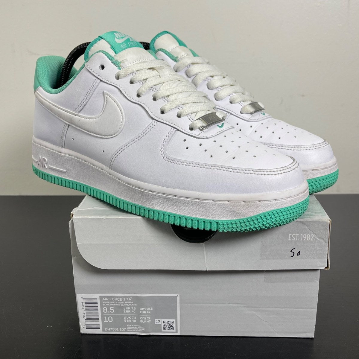 Nike Air Force 1 Low '07 White Light Menta 8.5 (Moderately Worn Pre-Owned)NikeWhite/Light Menta/White - Image 1